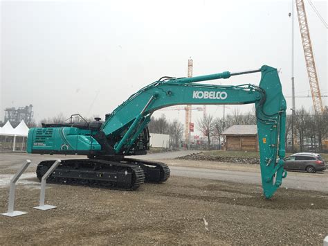 kobelco excavator dealer near me